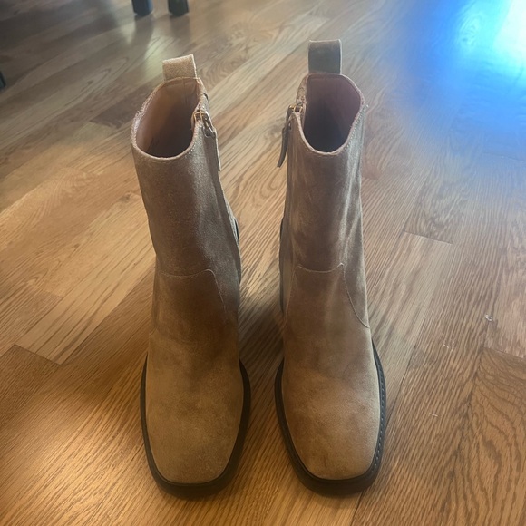 NWOT Camel Suede TORY BURCH Ankle Boots - Picture 2 of 6